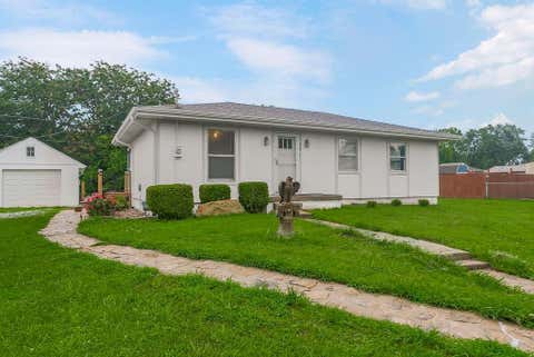 Photo of 201 W 8th Street, Edgerton, KS 66021 (MLS # 2636777)