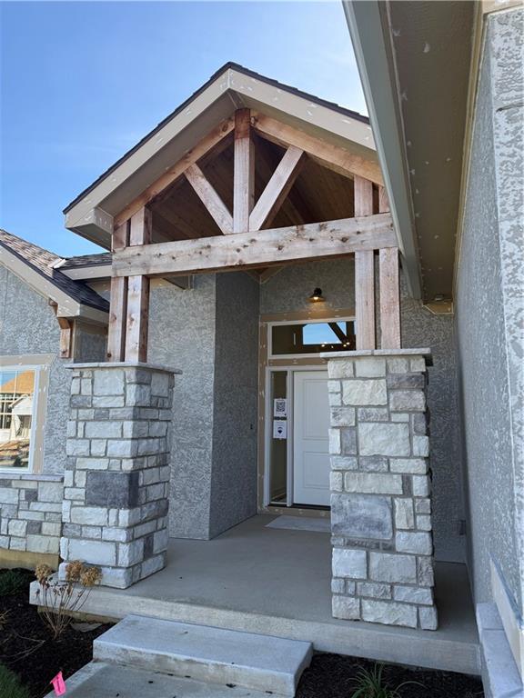 4604 NW Luna Piena Way