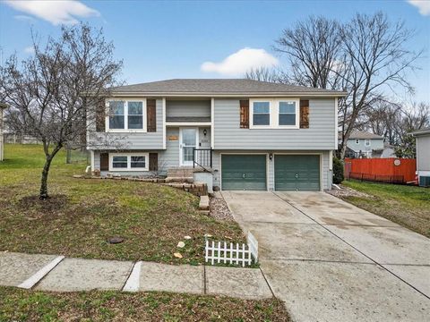 5209 NW Pennington Lane Blue Springs MO 64015