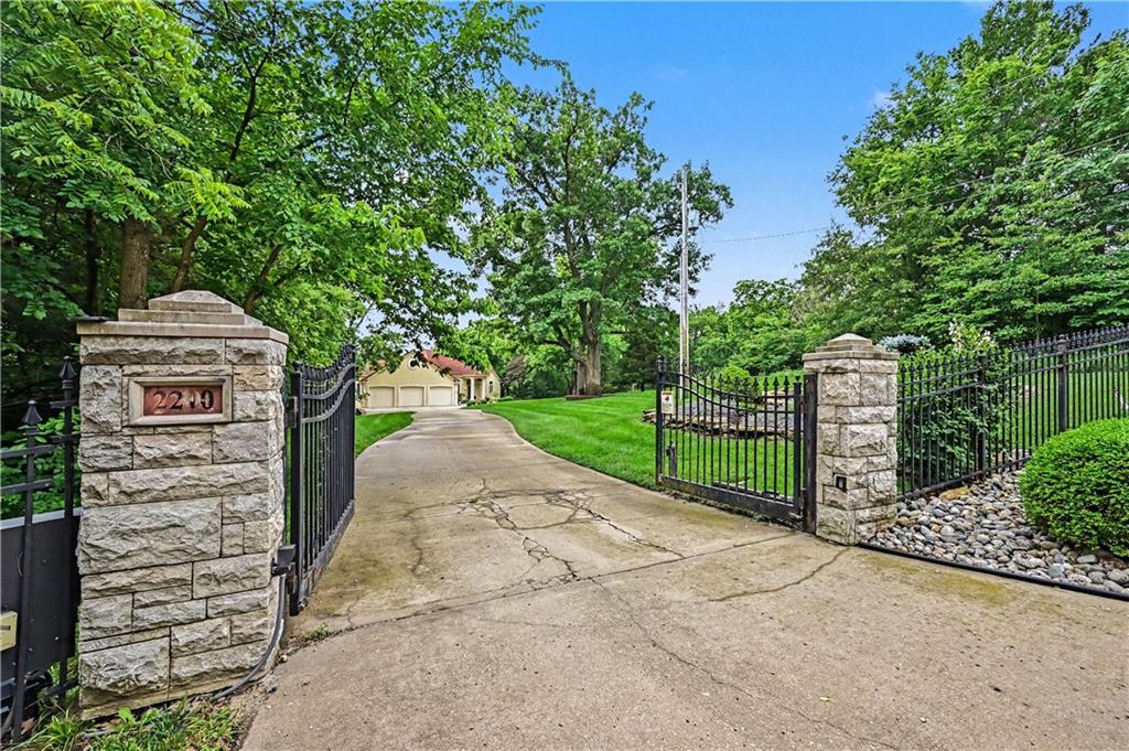2210 Opossum Hollow Road
