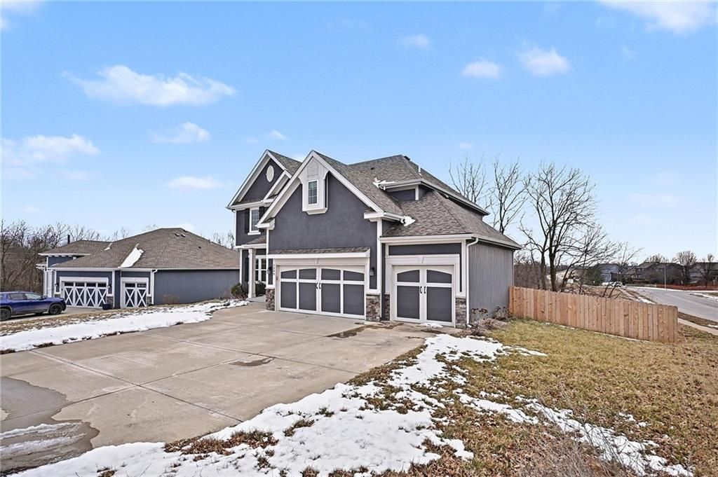 Photo of 1200 Silverleaf Court, Liberty, MO 64068 (MLS # 2597042)