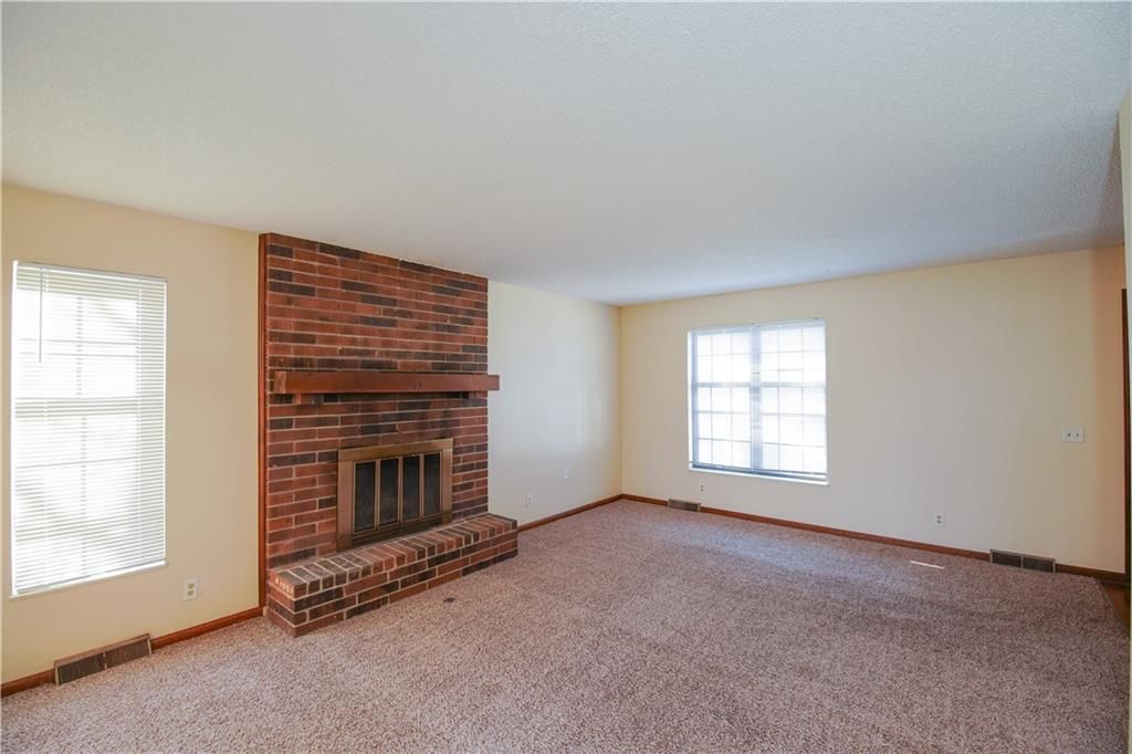 Photo of 1322 W 24th Street S, Independence, MO 64052 (MLS # 2607688)