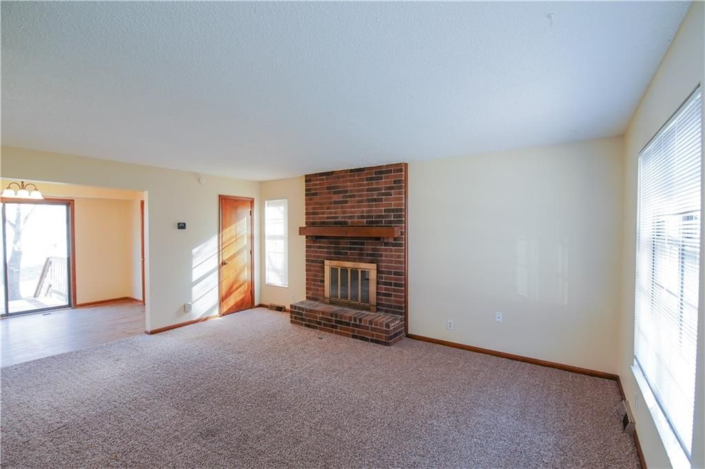 Photo of 1322 W 24th Street S, Independence, MO 64052 (MLS # 2607688)