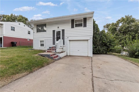 Photo of 18210 E 17th St North Court, Independence, MO 64058 (MLS # 2640722)