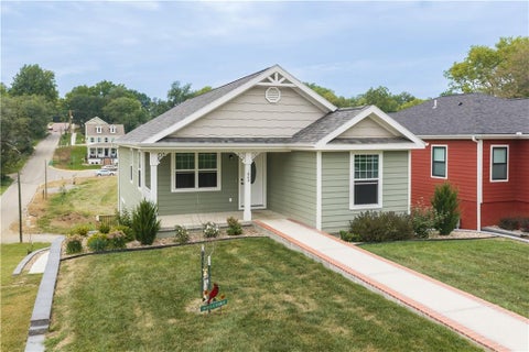 Photo of 605 Washington Street, Atchison, KS 66002 (MLS # 2639012)