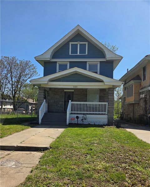 Photo of 3321 Wabash Avenue, Kansas City, MO 64109 (MLS # 2617395)