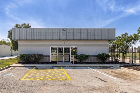 260 N Moonlight Road Gardner KS 66030