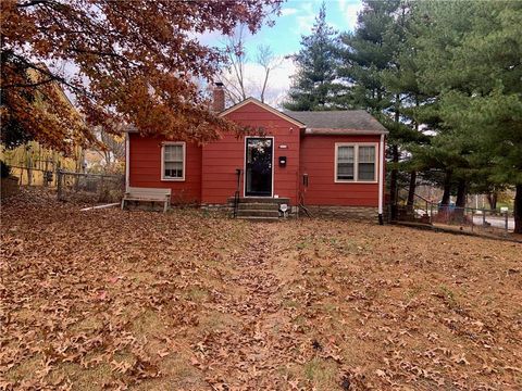 Photo of 10036 Charlotte Street, Kansas City, MO 64131 (MLS # 2587899)