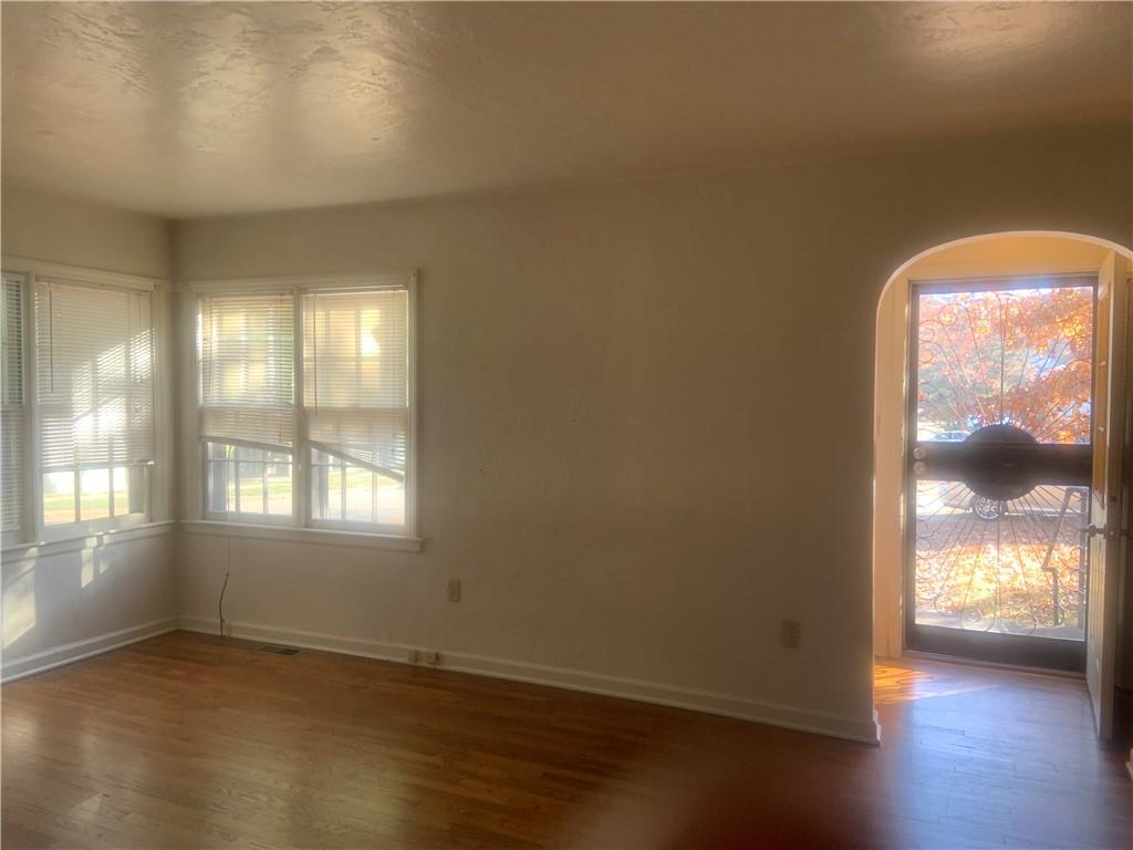 10036 Charlotte Street