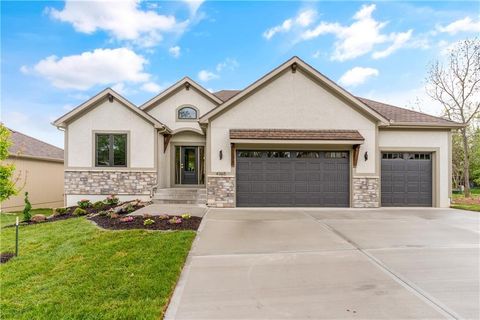 1517 NE Stewart Court Lee's Summit MO 64064