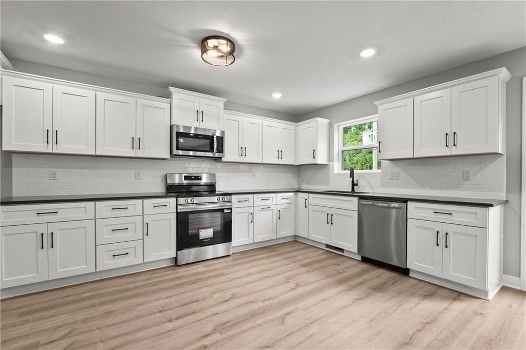 11222 N Oak Trafficway