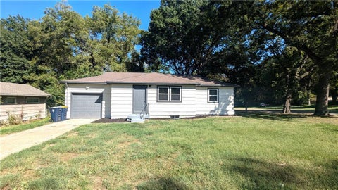 Photo of 10427 Richmond Avenue, Kansas City, MO 64134 (MLS # 2640706)