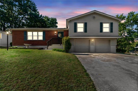 Photo of 7512 N Baltimore Avenue, Gladstone, MO 64118 (MLS # 2648006)