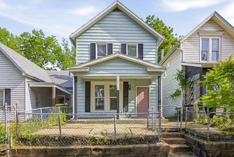 Photo of 1216 W 20th Terrace, Kansas City, MO 64108 (MLS # 2616931)
