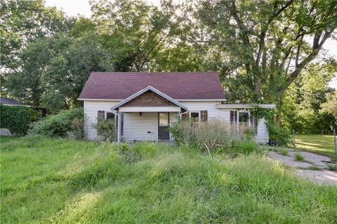 Photo of 407 S Clarke Avenue, Clever, MO 65631 (MLS # 2633908)