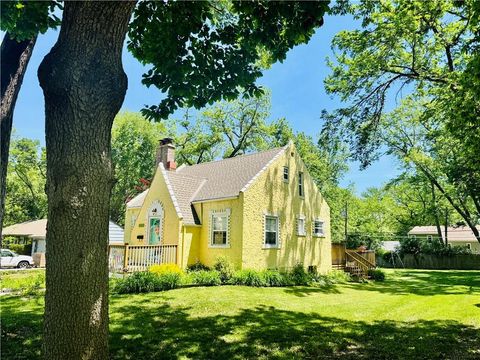5405 Woodson Street, Mission, KS 66202 - #: 2543979