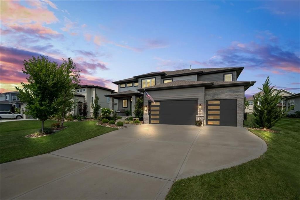 2114 NW Killarney Lane