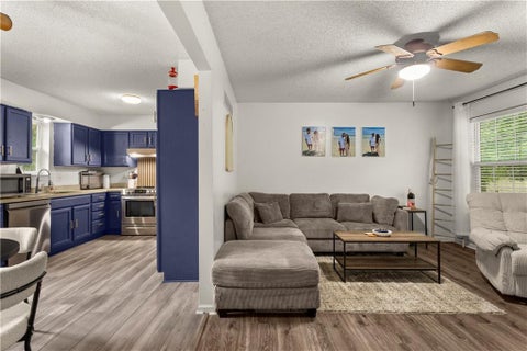 Photo of 808 SE 19th Street, Oak Grove, MO 64075 (MLS # 2638422)