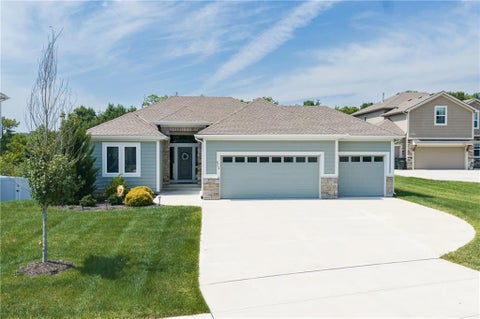 Photo of 4712 Redwood Street, Leavenworth, KS 66048 (MLS # 2638963)