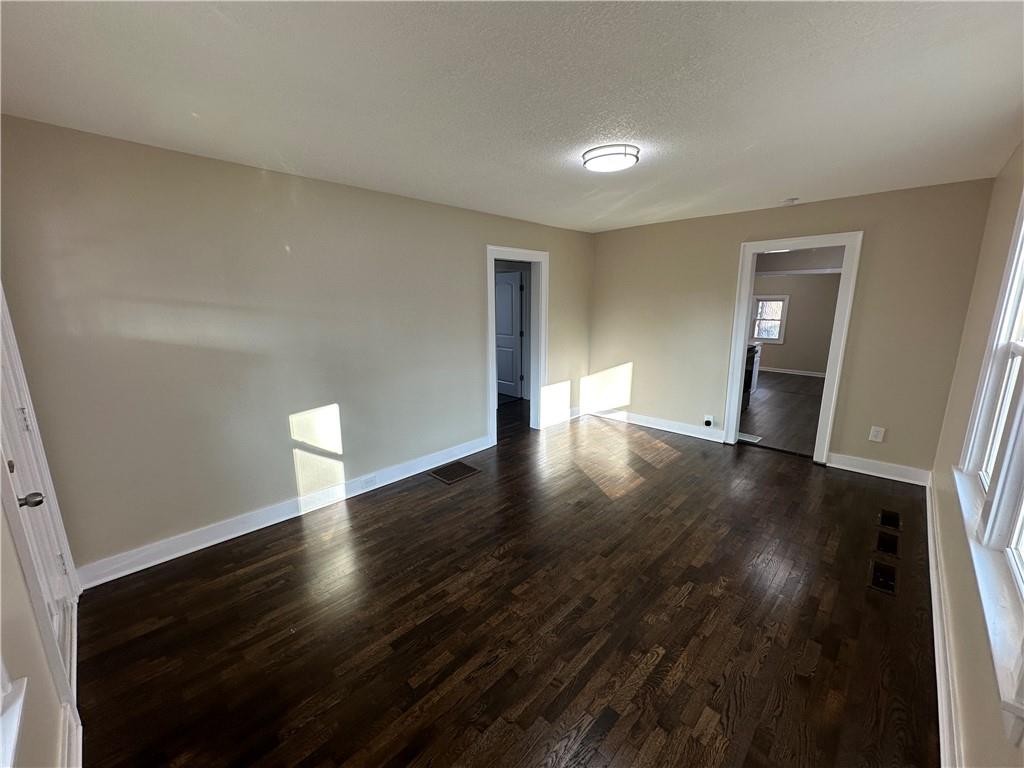 1215 S Pleasant Street