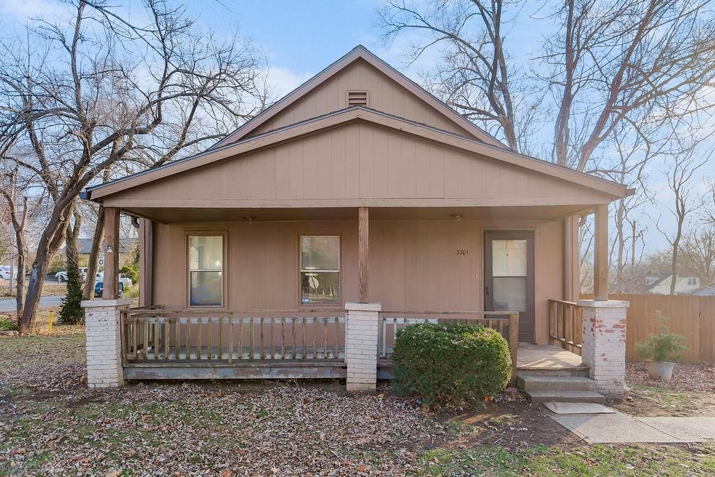 Photo of 3701 Shawnee Drive, Kansas City, KS 66106 (MLS # 2592107)