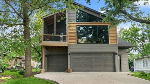 403 W Kaskaskia Street, Paola, KS 66071 - #: 2624582