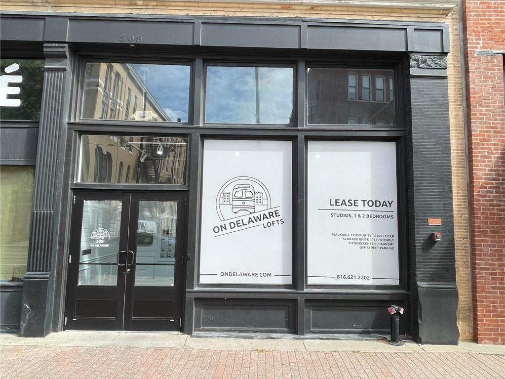 509 Delaware Street 402