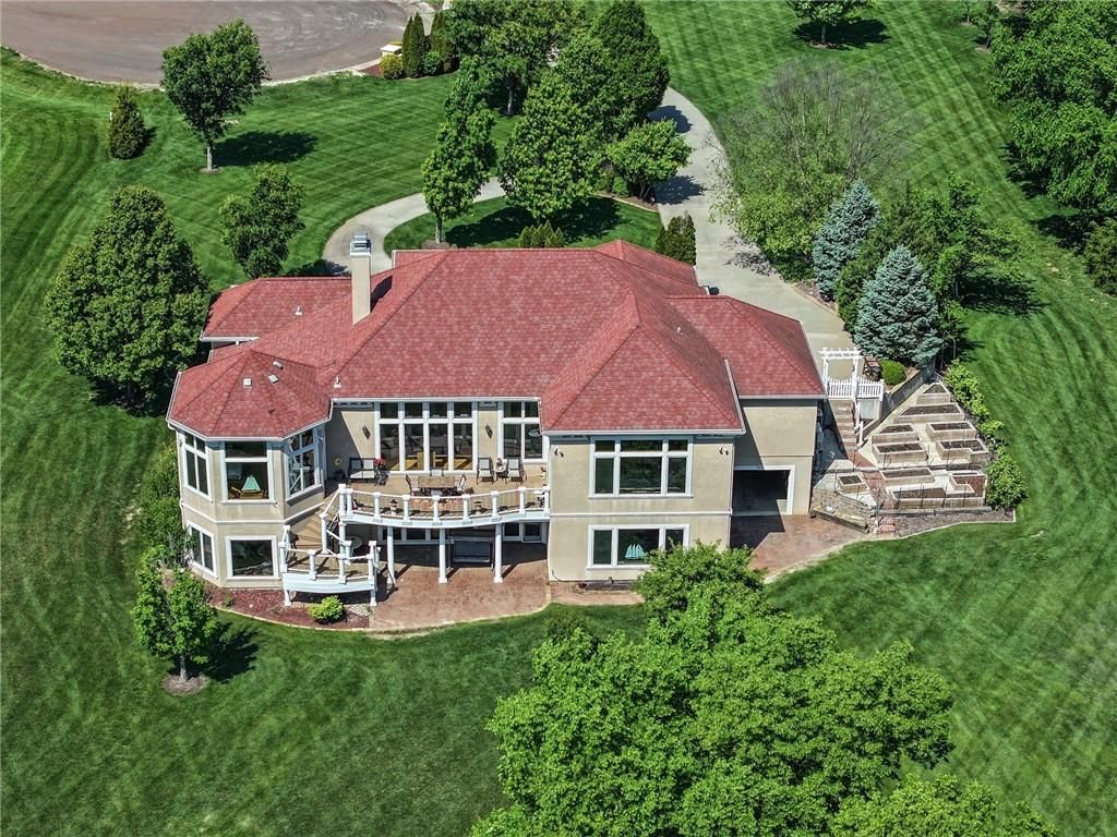 Photo of 17590 188th Terrace, Tonganoxie, KS 66086 (MLS # 2616256)