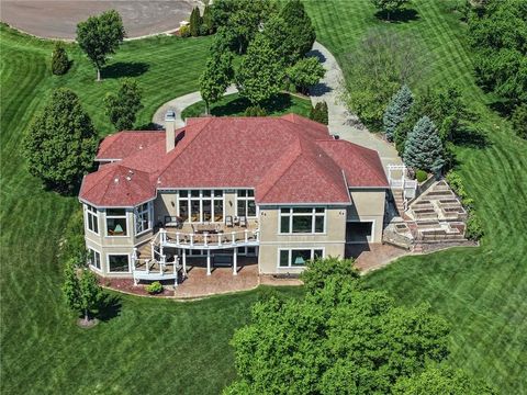 Photo of 17590 188th Terrace, Tonganoxie, KS 66086 (MLS # 2616256)