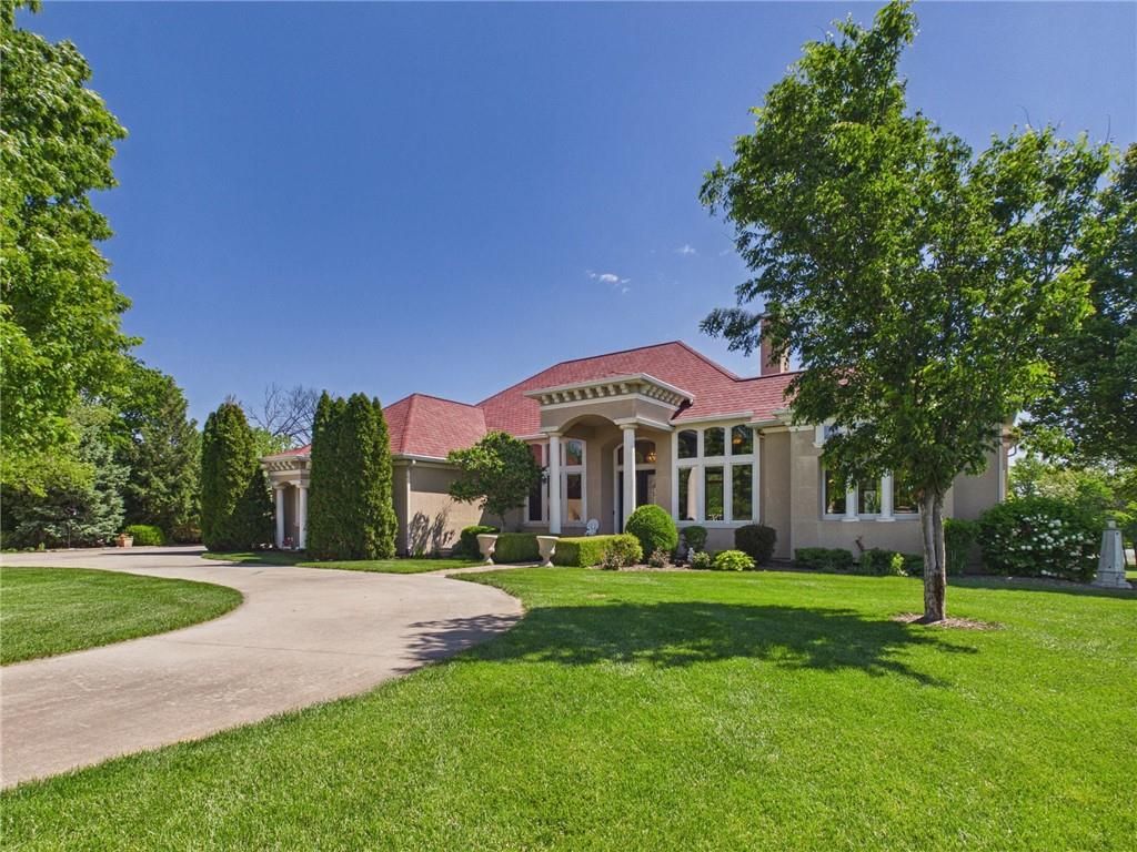 Photo of 17590 188th Terrace, Tonganoxie, KS 66086 (MLS # 2616256)