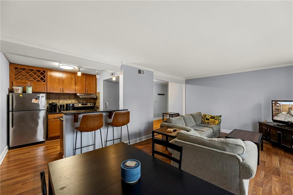 4727 Jarboe Street 93