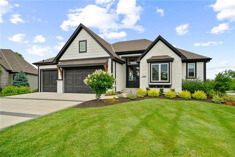 Photo of 14510 S Parkhill Street, Olathe, KS 66062 (MLS # 2620515)