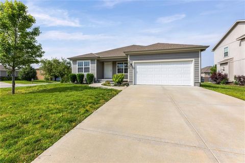 Photo of 17186 S Pratt Street, Gardner, KS 66030 (MLS # 2621051)