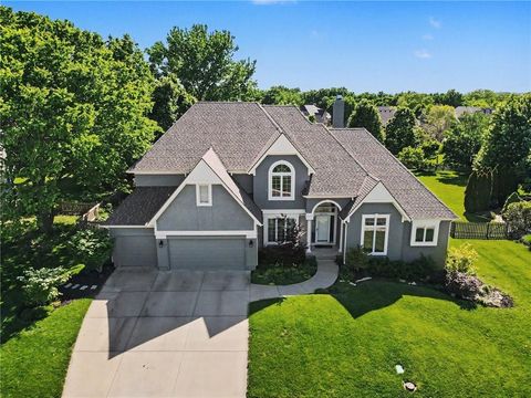 Photo of 14716 Carter Street, Overland Park, KS 66221 (MLS # 2616836)