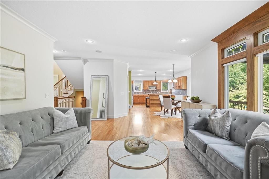 4922 W 155 Terrace