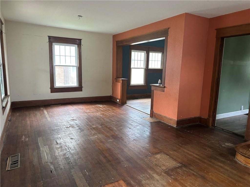 Photo of 404 Vine Street, Chillicothe, MO 64601 (MLS # 2598085)