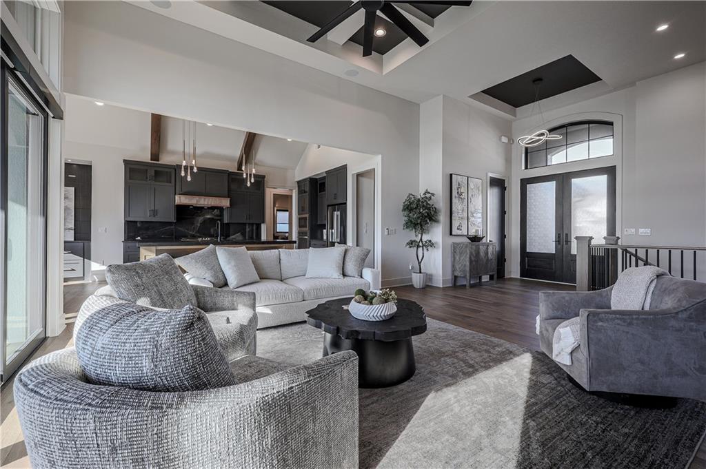 5818 N Lucerne Avenue