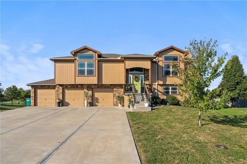 Photo of 21743 Johnson Court, Spring Hill, KS 66083 (MLS # 2582023)