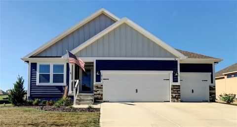 Photo of 819 Bridgeshire Drive, Raymore, MO 64083 (MLS # 2583672)