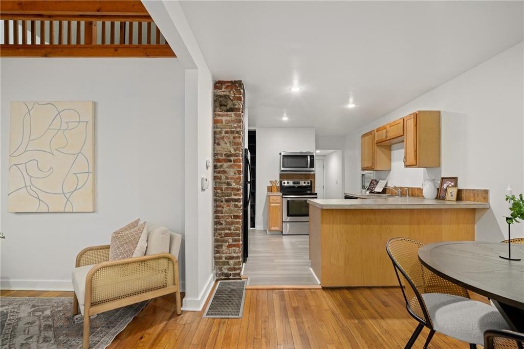1406 W 45th Street
