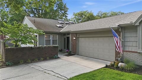 Photo of 12856 Cambridge Terrace, Leawood, KS 66209 (MLS # 2619313)