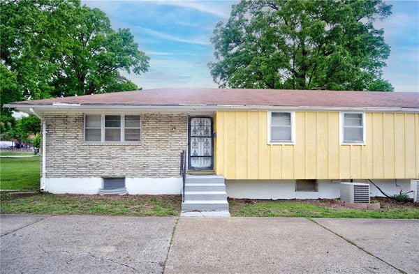 1836 E 78TH ST, KANSAS CITY, MO 64132 - Image 50c86a3acaaafdc5c25ecdc6c7e941d0/630499882