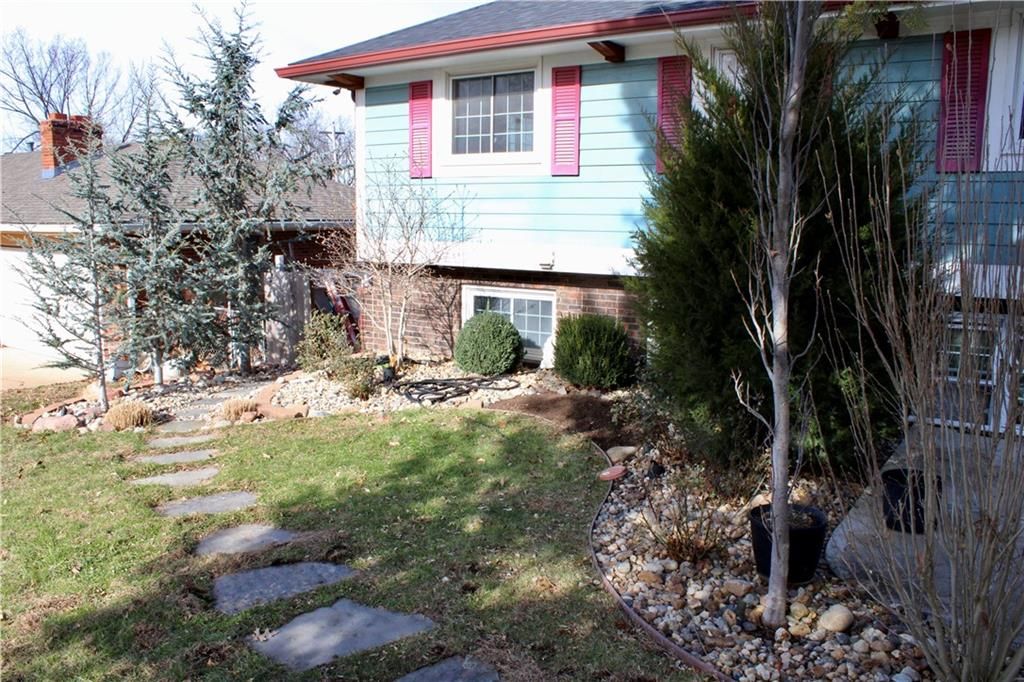 Photo of 5948 Richmond Avenue, Kansas City, KS 66102 (MLS # 2591791)