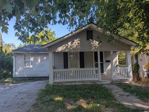 Photo of 8704 Roberts Avenue, Kansas City, MO 64125 (MLS # 2641092)