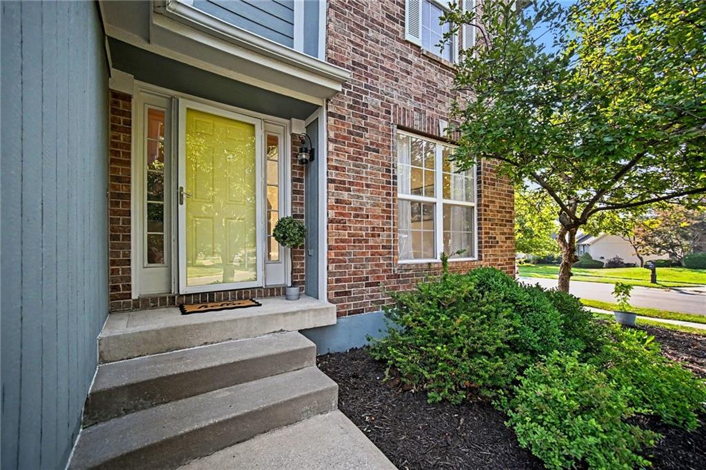 Photo of 1058 Maple Woods Terrace, Liberty, MO 64068 (MLS # 2632609)