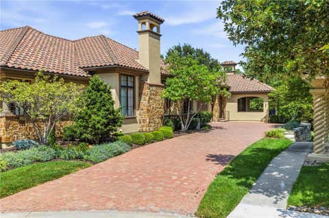 Photo of 3114 W 137TH Street, Leawood, KS 66224 (MLS # 2627852)