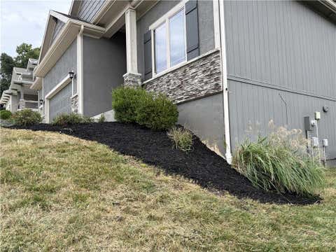 Photo of 1605 NW 59th Street, Kansas City, MO 64118 (MLS # 2630916)