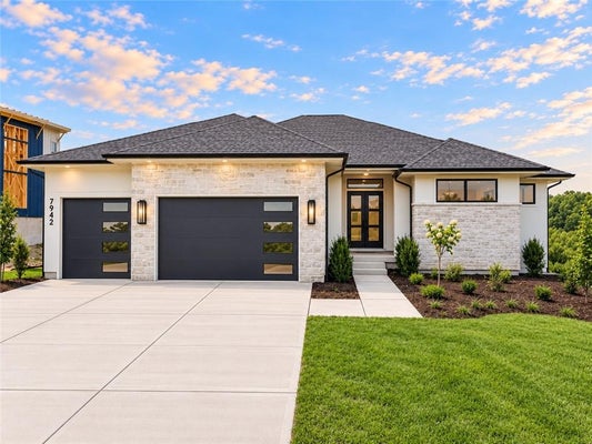 8102 MILLRIDGE ST, LENEXA, KS 66220 - Image 516fc5d47db7d63efa654fff39fd11fe/1006675982