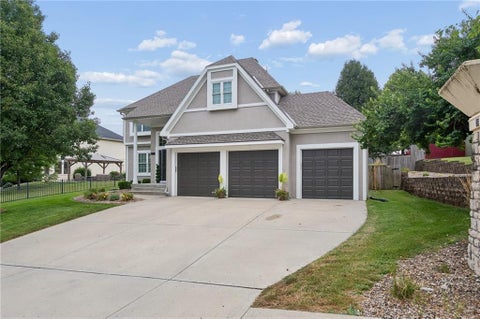 Photo of 6923 N Colorado Avenue, Kansas City, MO 64119 (MLS # 2631004)
