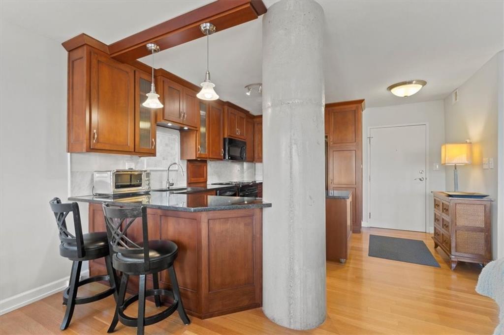 803 W 48th Street 601